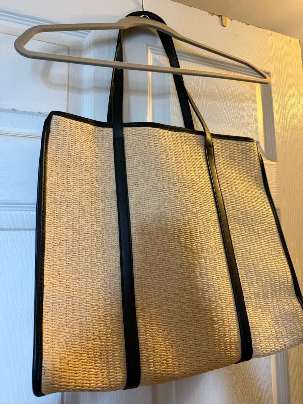 Gap Straw Tote Bag with Black Trim - Women's Beach & Everyday Tote brand new